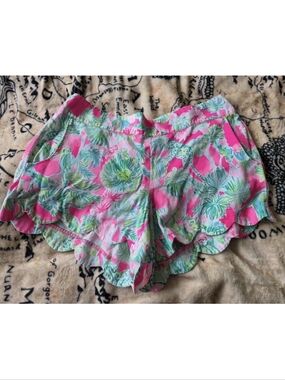 Lilly Pulitzer Medium Dahlia Short Raz Berry Catty Shack Pull On Animal Print